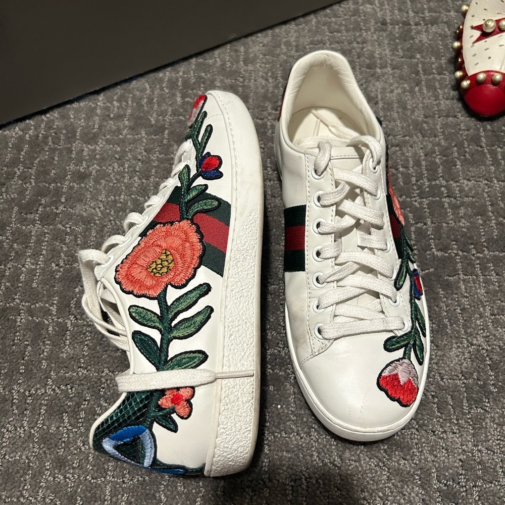 Gucci Embroidered Floral Sneakers